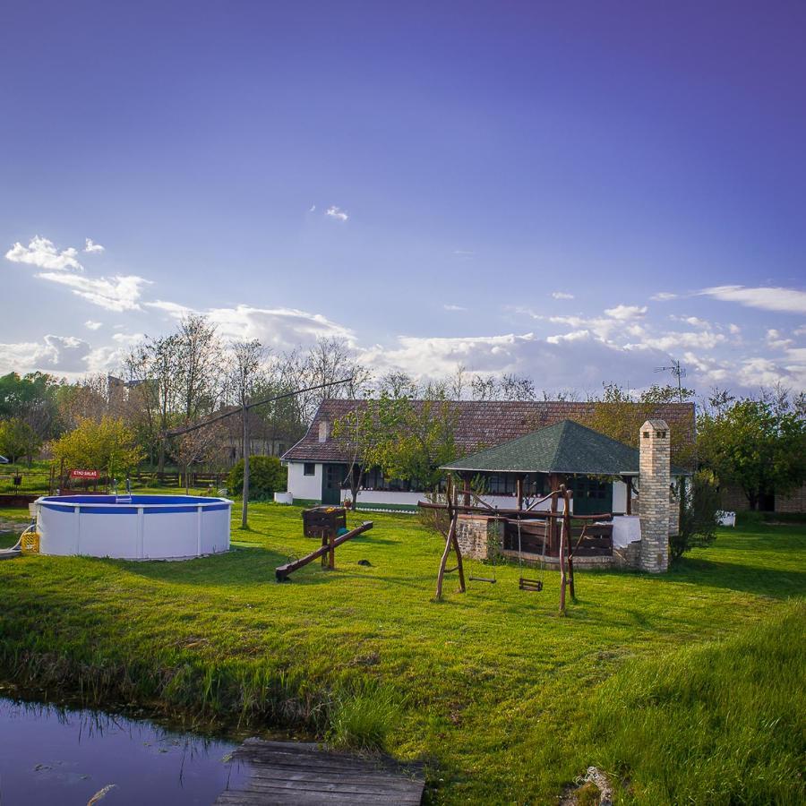 Villa Etno Salas - Etno Ranch - Seosko Turisticko Domacinstvo Palić Exterior foto